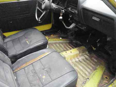 1972 Honda AZ 600 interior