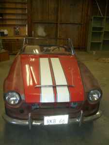 1966 Datsun Roadster front