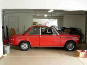 1970 BMW 2002 side