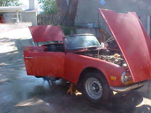 1971 Triumph TR6 right quarter