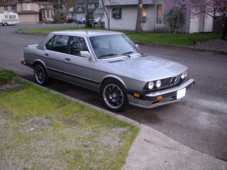 1988 BMW 535iS front