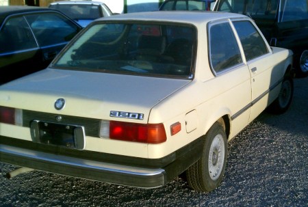 1977 BMW 320i right rear
