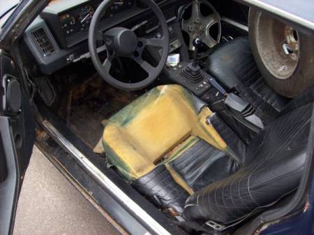 1986 Fiat X19 interior