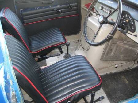 1972 Reliant Regal interior