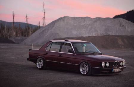 1984 BMW 535i right front