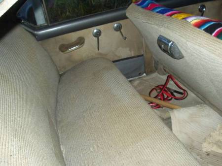 1951 Kaiser Manhattan interior