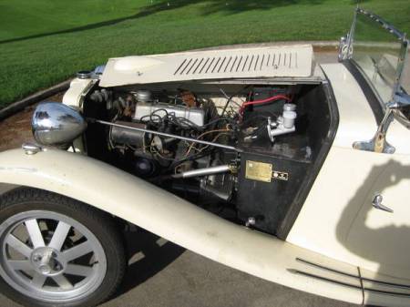 1961 MG TC replica engine