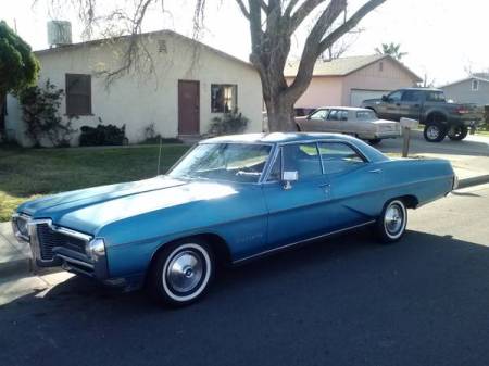 1968 Pontiac Bonneville hardtop left front
