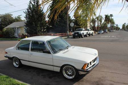 1982 BMW 320i right front