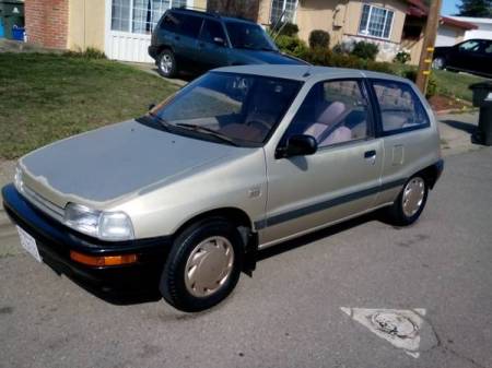 1988 Daihatsu Charade left front