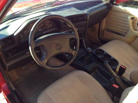 1991 BMW 318i interior