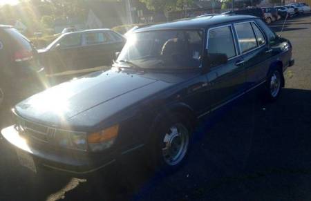 1983 Saab 900 sedan left front