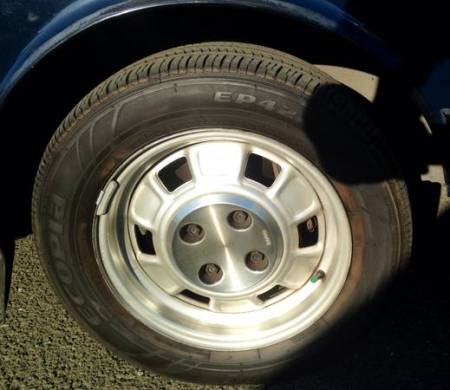 1983 Saab 900 sedan wheel