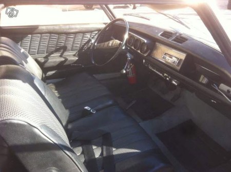 1969 Peugeot 204 coupe interior