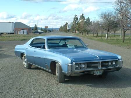 1969 Buick Wildcat right front