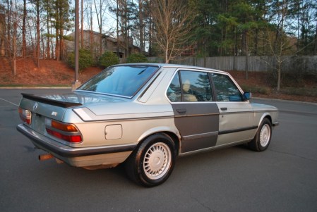 1983 BMW 525e right rear