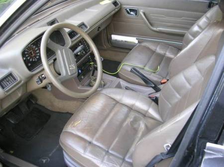 1985 Peugeot 505S wagon interior