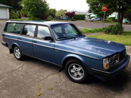 1983 Volvo 245 Turbo right front