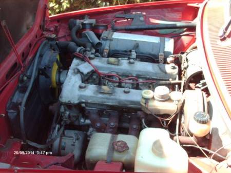 1976 Alfa Romeo Alfetta GT red engine