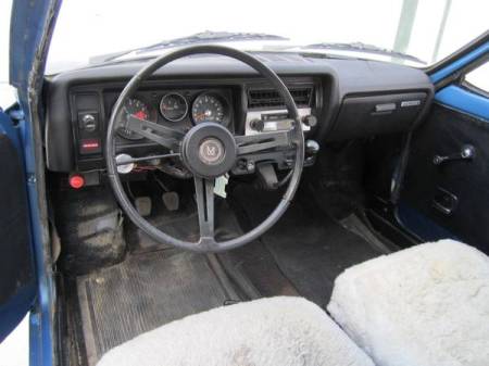 1972 Honda AZ600 2 interior