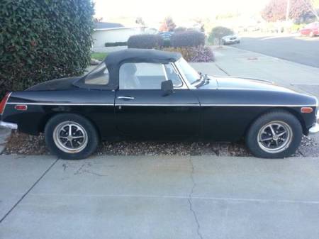 1973 MGB right side