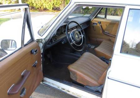 1969 Mercedes 230 interior