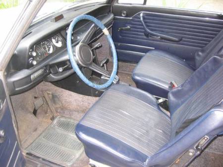 1973 BMW 2002 Auto interior