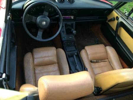 1989 Alfa Romeo Spider Veloce interior