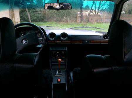1977 Mercedes 230 interior