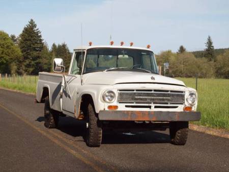 1968 International 1200 Deluxe right front