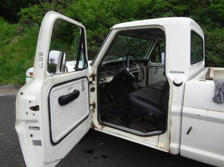 1969 Ford F250 interior