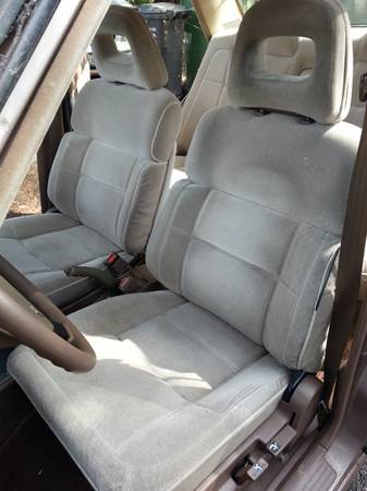 1985 Mitsubishi Tredia seats