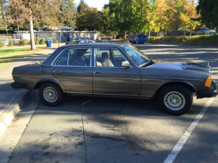 1983 Mercedes 300D Turbodiesel right front
