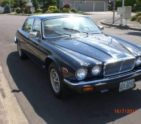 1986 Jaguar XJ6 right front
