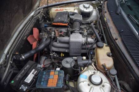 1984 BMW 733i engine