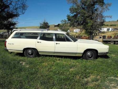 1969 Ford Galaxie 500 Country Sedan right side