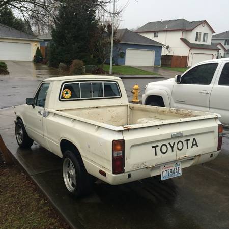 1981 Toyota Pickup left rear