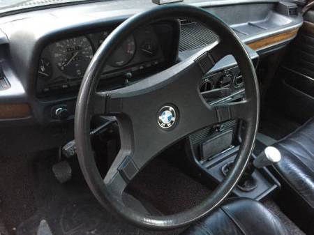 1980 BMW 528i interior