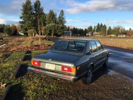 1980 BMW 528i right rear
