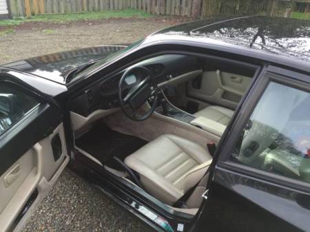 1986 Porsche 944 2 interior