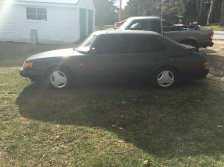 1988 Saab 900 SPG left side
