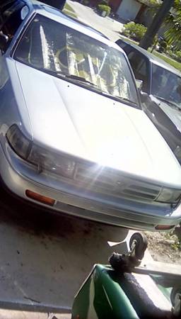1989 Nissan Maxima RHD front