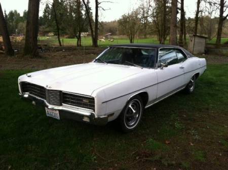 1970 Ford LTD XL left front