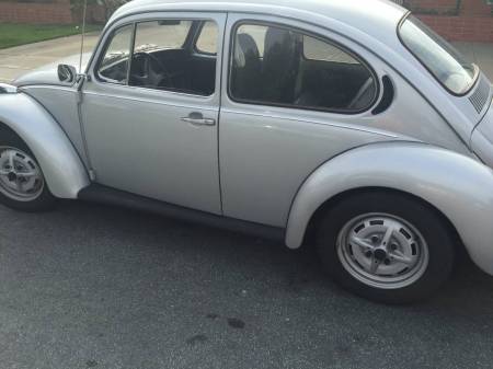 1976 VW Beetle left side