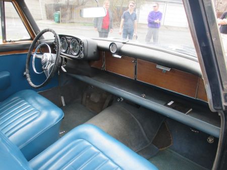 1962 Rover P5 interior