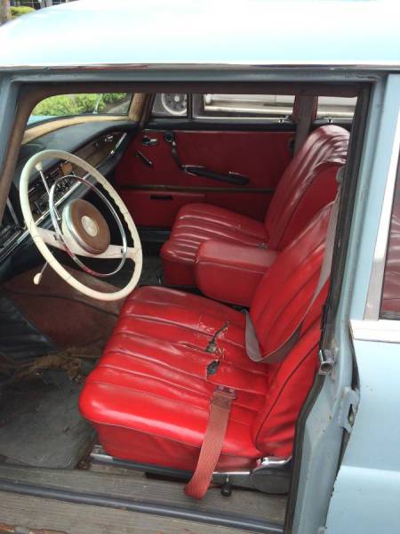 1963 Mercedes 220 interior