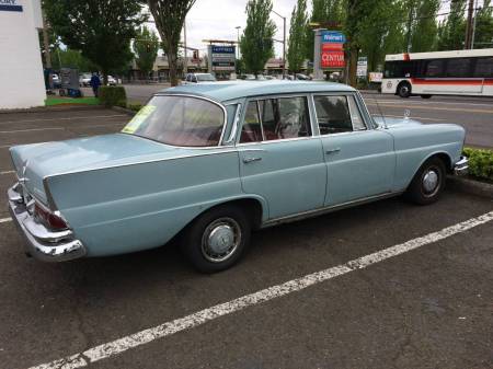 1963 Mercedes 220 right rear