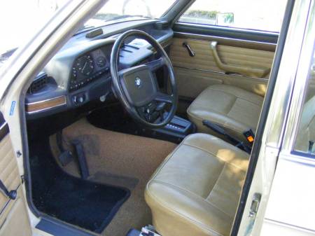 1976 BMW 530i interior