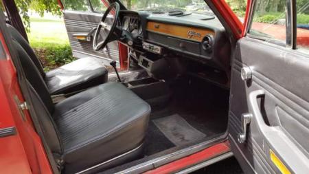 1975 Alfa Romeo Alfetta Berlina interior