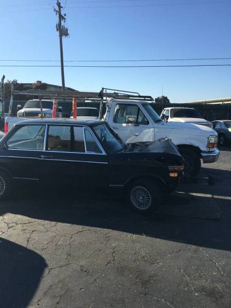 1976-bmw-2002-4-right-side